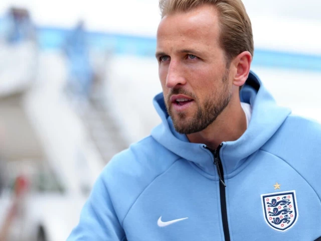 england captain harry kane arrives with the squad in kansas city photo afp england captain harry kane arrives with the squad in kansas city photo afp