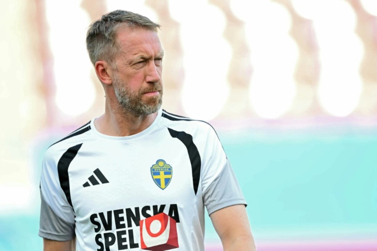 Potter targets turnaround as Sweden close in on knockout place