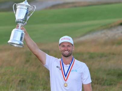 clark edges burns by one stroke for second us open title clark edges burns by one stroke for second us open title