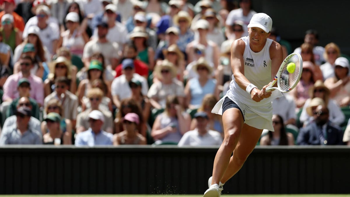 Swiatek and Zverev move into Wimbledon third round