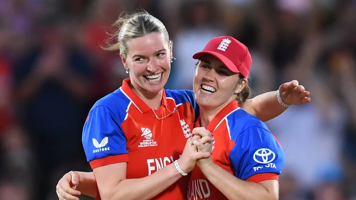 England beat South Africa to reach Women's T20 World Cup final