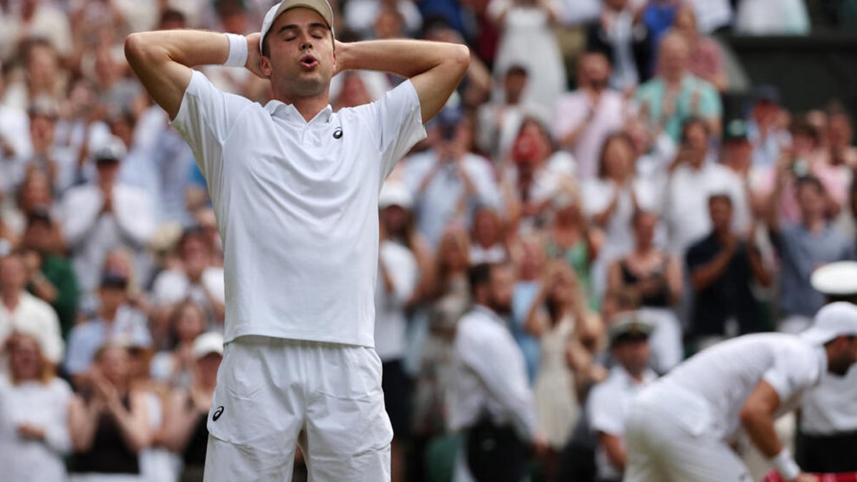 Fery shocks Dimitrov to reach Wimbledon quarter-finals