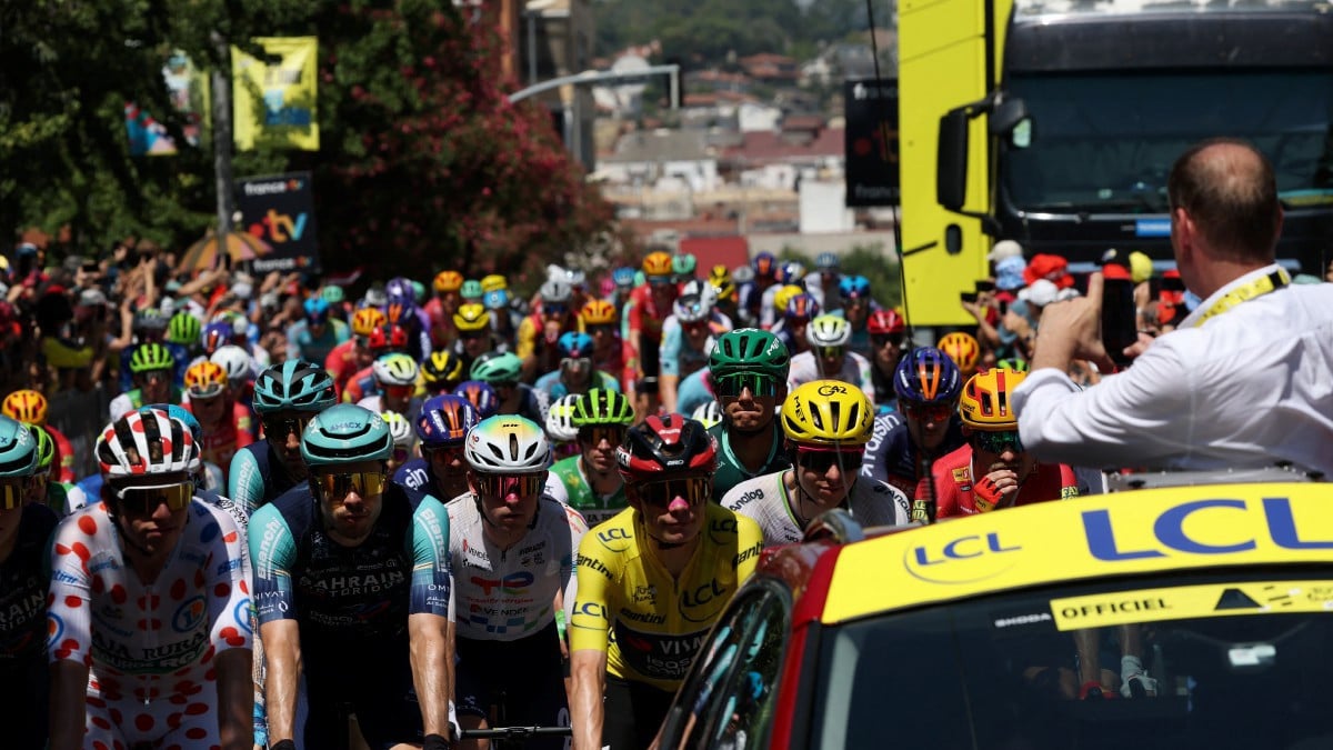 Tour de France riders battle heat as Pogacar warns of cooling 'logistical nightmare'