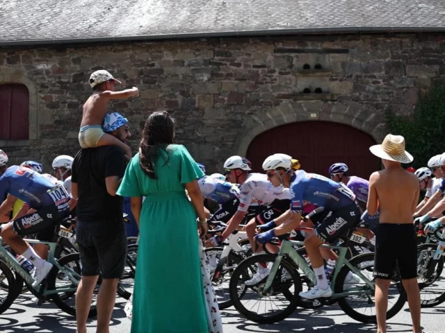 the pack of riders peloton cycles during the 9th stage of the 113th edition of the tour de france cycling race 154 6 km between malemort and ussel in central france photo afp the pack of riders peloton cycles during the 9th stage of the 113th edition of the tour de france cycling race 154 6 km between malemort and ussel in central france photo afp