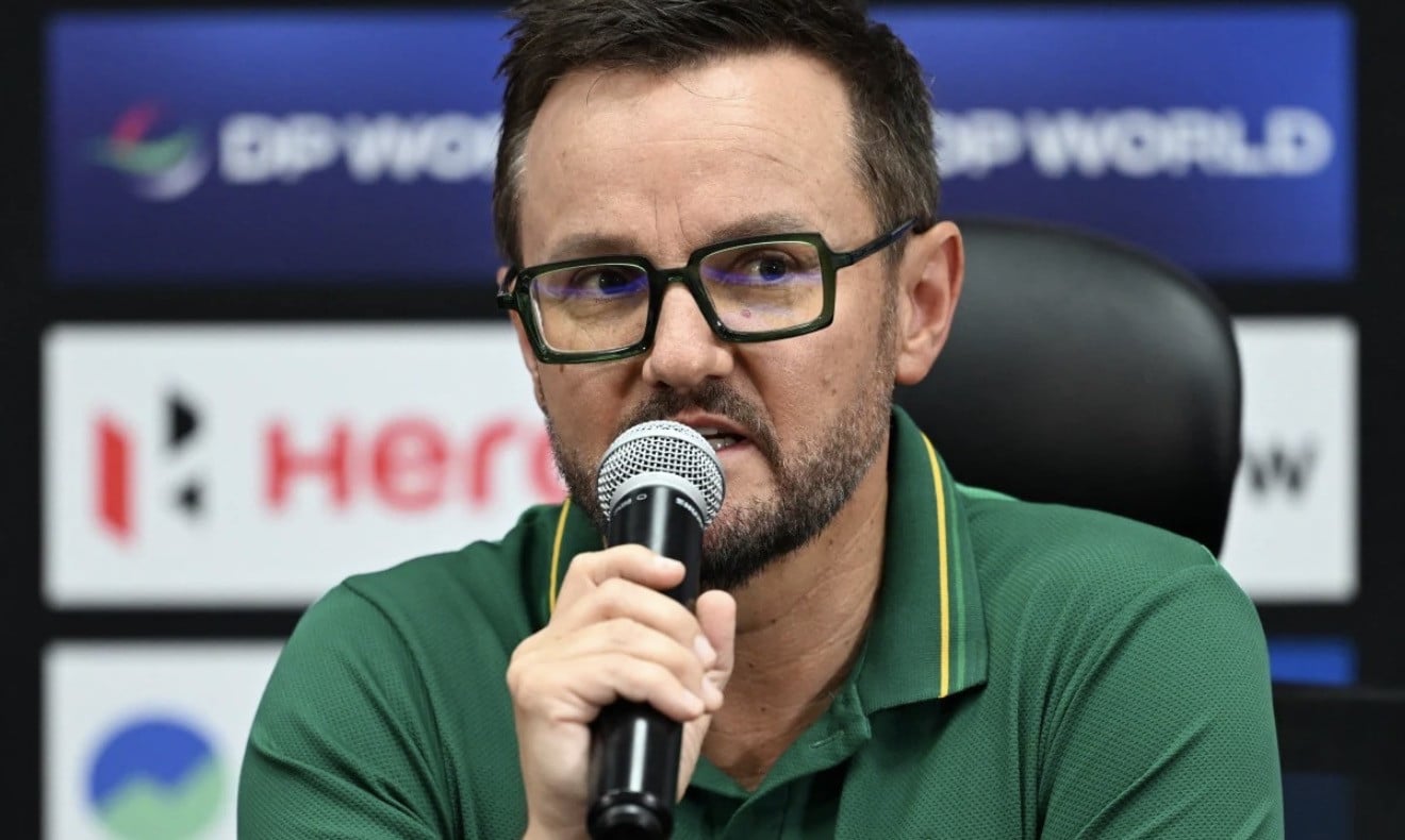 Mike Hesson set to stay on as Pakistan white-ball coach until end of contract