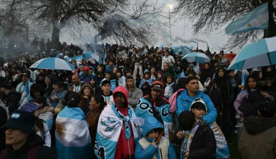 thousands of fans braved the cold and the rain to welcome home the players photo afp file