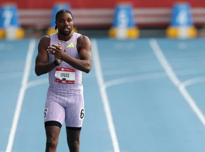lyles pulls up early in 200m us title bid