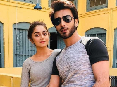 imran abbas rubbishes rumours of engagement to alizeh shah