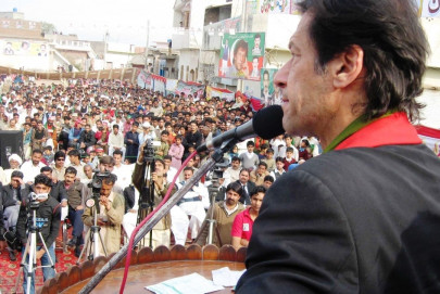 imran khan warns rulers not to release raymond davis