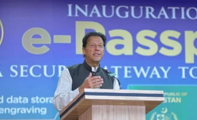 pm imran to show threatening letter to allies journalists pm imran to show threatening letter to allies journalists