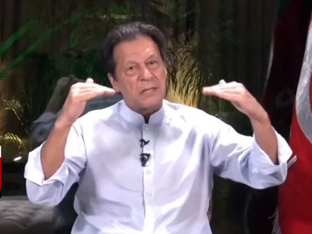 pti chairman imran khan is addressing participants of long march in gujrat via video link on november 11 screengrab pti chairman imran khan is addressing participants of long march in gujrat via video link on november 11 screengrab