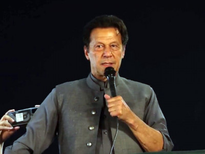 imran fires warning shot to govt over polls