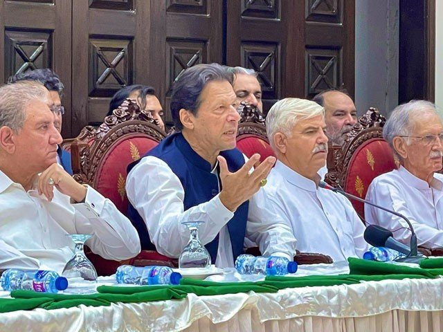 Photo of Imran urges 'neutrals' to do the 'right thing'