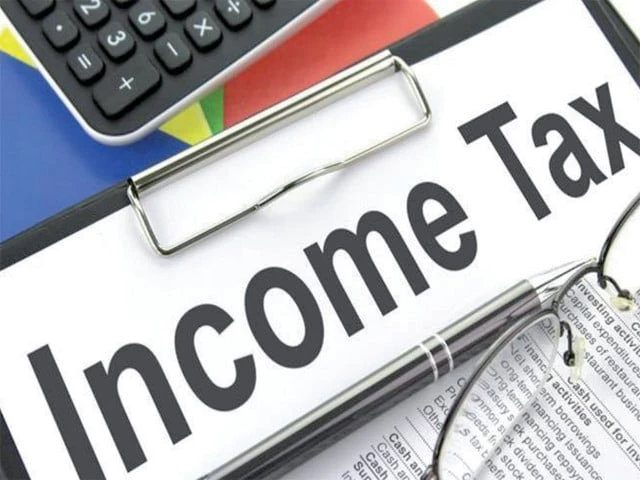 return filing the fbr received about 227 000 income tax returns in july after new return documents were uploaded on the website this week it also paid rs98 billion in refunds about rs13 billion higher than last year photo file return filing the fbr received about 227 000 income tax returns in july after new return documents were uploaded on the website this week it also paid rs98 billion in refunds about rs13 billion higher than last year photo file