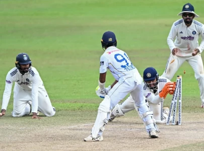 india close in on victory despite sri lanka fightback