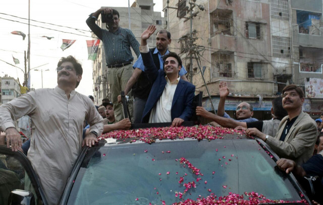 bilawal former cm murad ali shah in lyari photo express bilawal former cm murad ali shah in lyari photo express