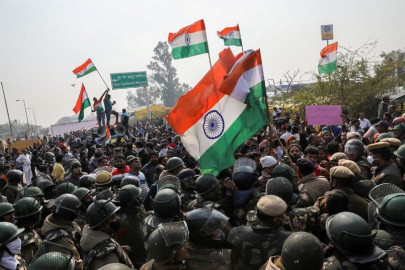 india cuts internet near delhi as hundreds of farmers begin hunger strike