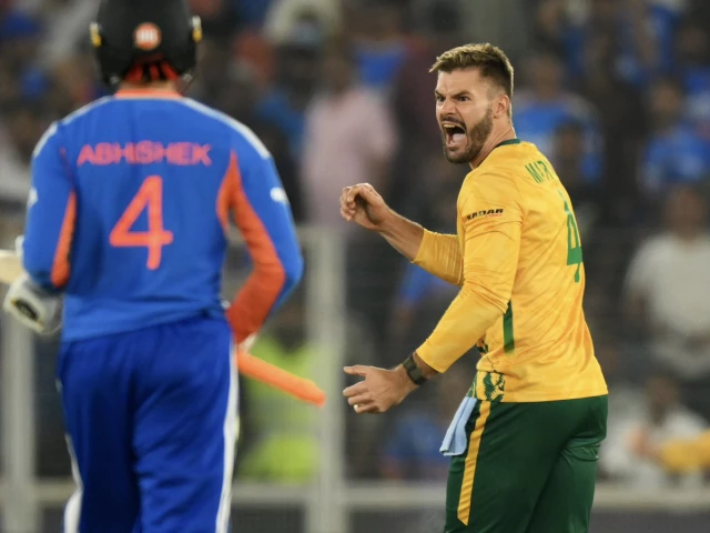 South Africa end India’s winning streak with dominant T20 World Cup victory