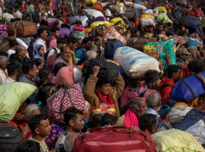 15 dead in india stampede to catch trains to hindu mega festival