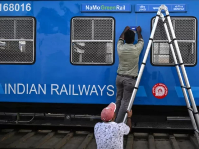 hydrogen trains use fuel cells to generate electricity by combining hydrogen and oxygen emitting only water and steam photo afp hydrogen trains use fuel cells to generate electricity by combining hydrogen and oxygen emitting only water and steam photo afp