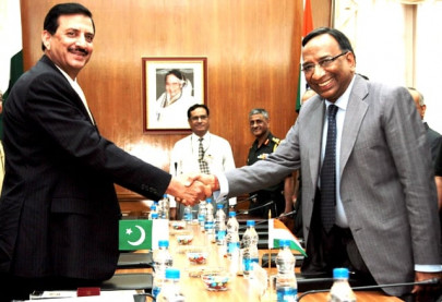 lingering dispute india pakistan open siachen talks today