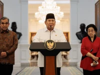 indonesia s president prabowo subianto speaks about a recent wave of nationwide protests during a press conference alongside political party leaders at the presidential palace in jakarta on august 31 2025 prabowo spoke out against protests over economic conditions and inequality saying some actions in rallies that have spread across the country in recent days amounted to treason and terrorism photo afp