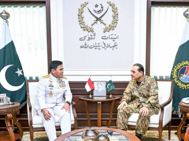 Indonesian navy chief praises army's role in regional peace