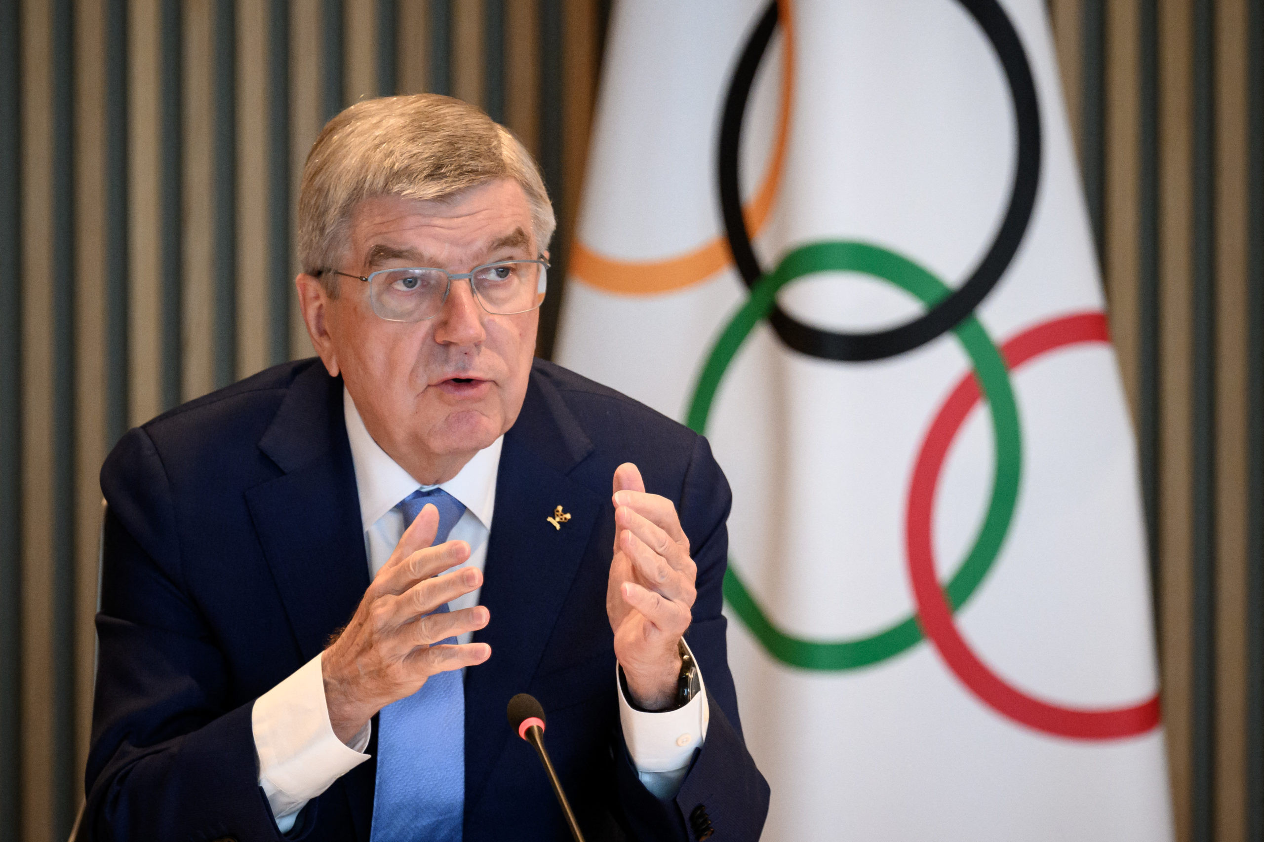 Photo of Bach slams sport's 'politicisation' over Russia