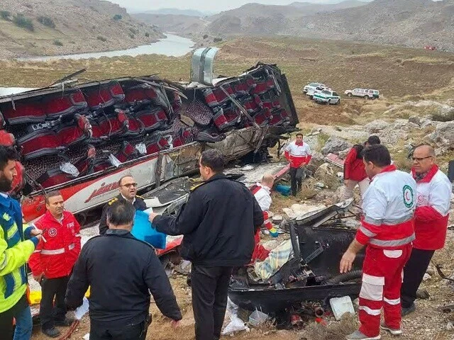 this handout picture released by the iranian red crescent shows rescue workers and police officers at the scene of a fatal bus accident in the pa alam area on december 21 2024 at least 10 people were killed on december 21 when a bus plunged into a ravine in iran s western lorestan province state media reported photo afp this handout picture released by the iranian red crescent shows rescue workers and police officers at the scene of a fatal bus accident in the pa alam area on december 21 2024 at least 10 people were killed on december 21 when a bus plunged into a ravine in iran s western lorestan province state media reported photo afp