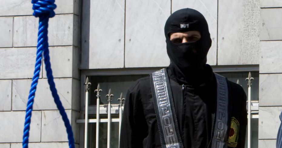 Iran executes nine ISIL members over foiled civilian attack plot