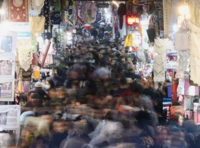 traders oppose early closure of markets