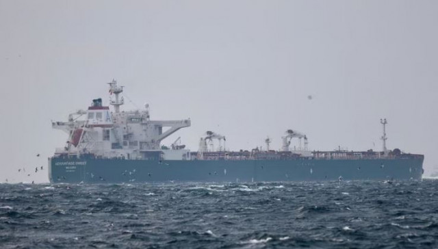 iran seizes oil tanker in gulf us navy says iran seizes oil tanker in gulf us navy says
