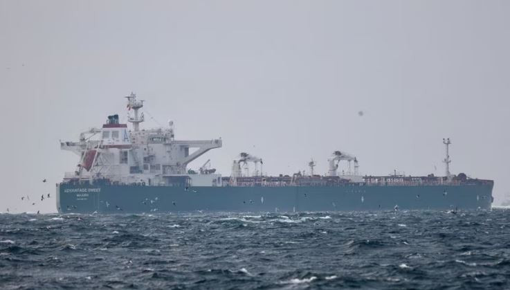 marshall islands flagged oil tanker advantage sweet which according to refinitiv ship tracking data is a suezmax crude tanker which had been chartered by oil major chevron and had last docked in kuwait sails at marmara sea near istanbul turkey january 10 2023 photo reuters