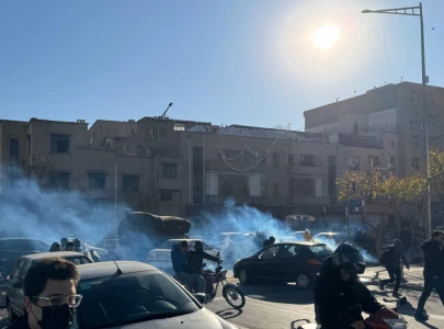 students join iran shopkeepers protests