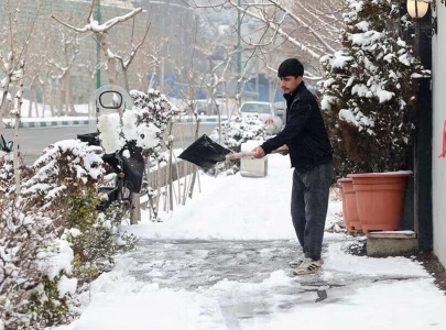 freezing temperatures force iran to close schools and offices to save energy