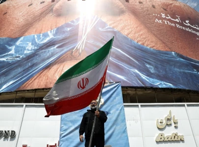 trump must choose impossible war or bad deal with iran says irgc