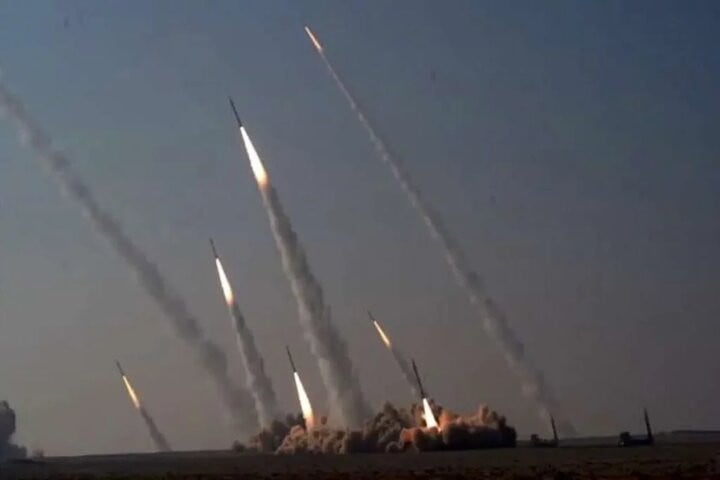 Iran launched a new wave of attacks targeting Israel on Tuesday, state TV reported. PHOTO : MEHR NEWS