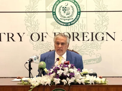 pakistan making full diplomatic efforts to reduce tensions in middle east fm dar