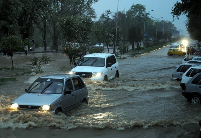 fresh rain triggers more flooding in indus fresh rain triggers more flooding in indus