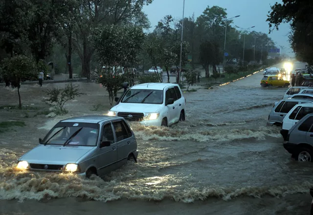 fresh rain triggers more flooding in indus fresh rain triggers more flooding in indus
