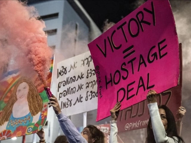 protests continue in tel aviv demanding hostage swap deal photo anadolu protests continue in tel aviv demanding hostage swap deal photo anadolu