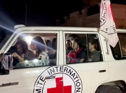 israel hamas swap prisoners on first day of gaza truce israel hamas swap prisoners on first day of gaza truce