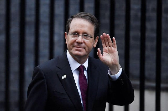 israeli president isaac herzog arrives outside downing street to meet britain s prime minister boris johnson in london britain november 23 2021 reuters toby melville israeli president isaac herzog arrives outside downing street to meet britain s prime minister boris johnson in london britain november 23 2021 reuters toby melville