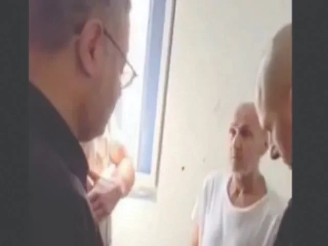 israel s far right national security minister visited prominent palestinian marwan barghouti photo courtesy bbc