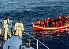 at least 20 dead in shipwreck off italy s lampedusa