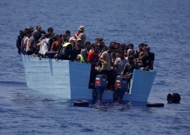 26 migrants dead in two shipwrecks off italy