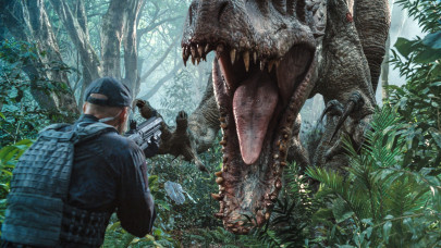 jurassic world dominion production suspends post covid 19 results