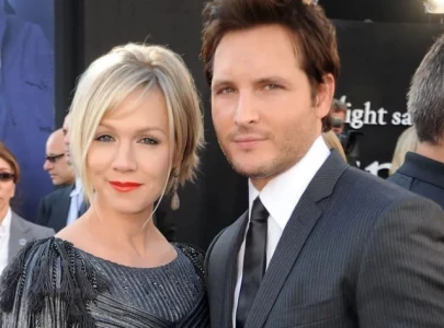 jennie garth and peter facinelli reunite for family outing amidst renewed friendship co parenting jennie garth and peter facinelli reunite for family outing amidst renewed friendship co parenting
