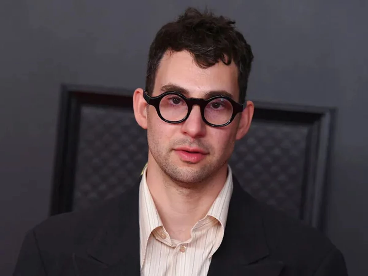jack antonoff faces backlash for vague ice out pin response at 2026 grammys