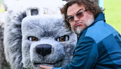 jack black crashes minecraft movie screening to surprise fans